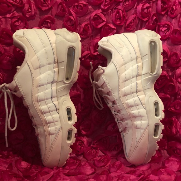 Nike Air Max 95 LX Womens - Picture 3 of 8